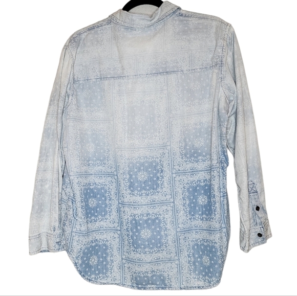 American Eagle Blue Ombre Long Sleeve Button Down Chambray Shirt Small Oversized - Picture 12 of 16